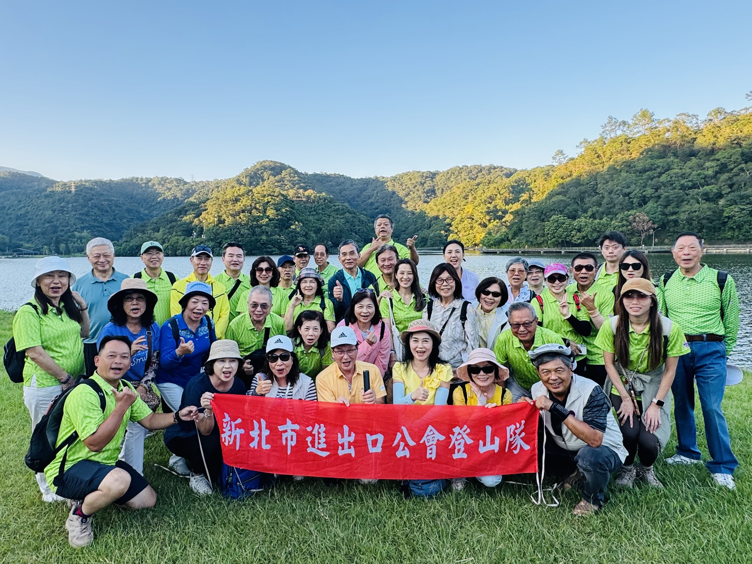 115/9/19登山隊前往龜山島健行，登船賞海豚